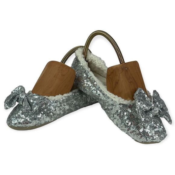 Target Silver Sequin White Tan Slip On Fleece Slippers Size S 5/6 - Picture 1 of 8